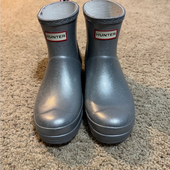 Hunter Kids Metallic Gray Rain Boots - Picture 1 of 2